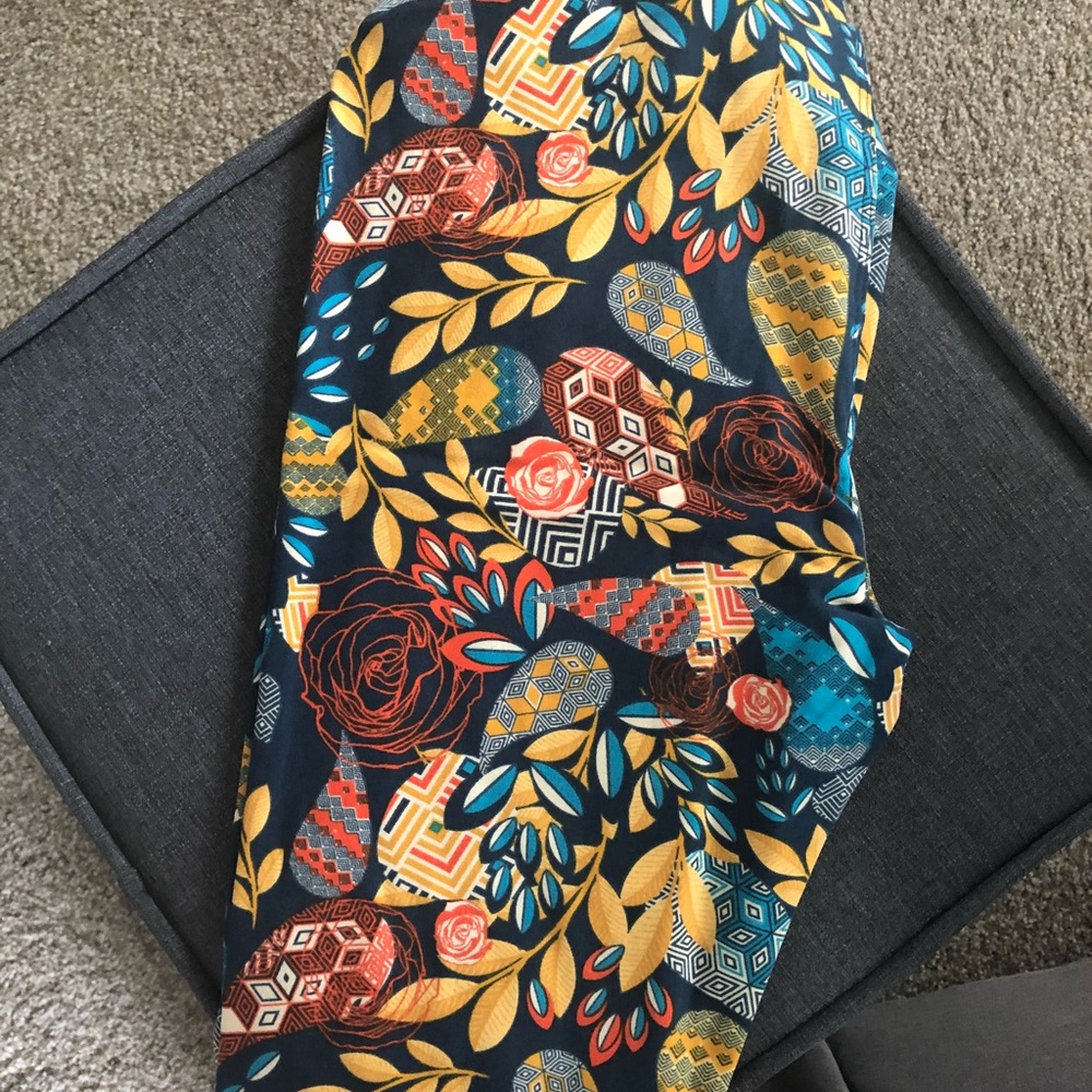 TC LULAROE LEGGINGS
